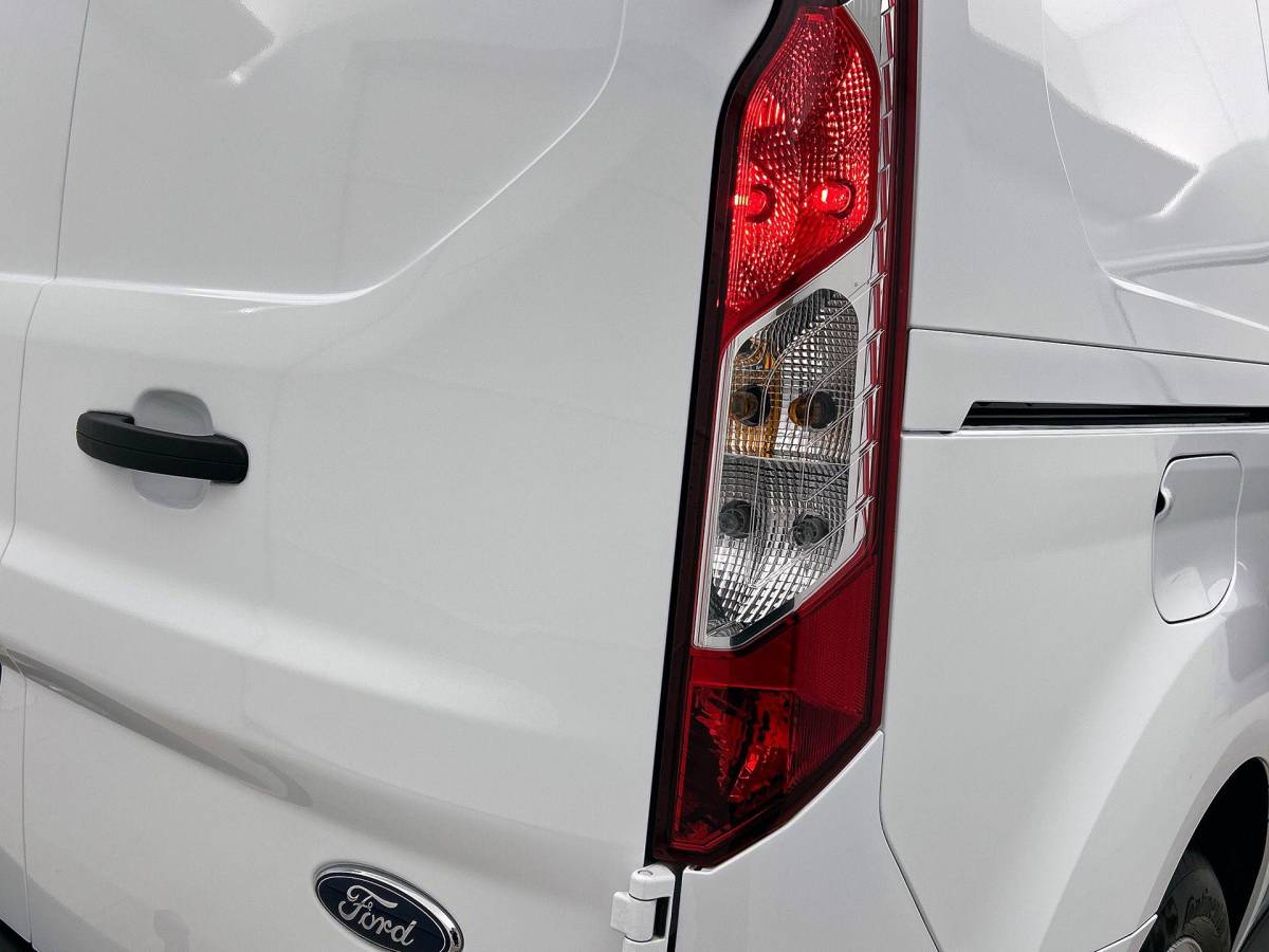 Ford Transit Connect Ford Transit Connect 1.5 EcoBlue Automaat L2 Trend Navigatie Airco Parkeersensoren Cruise Control 3Zits Camera DAB+