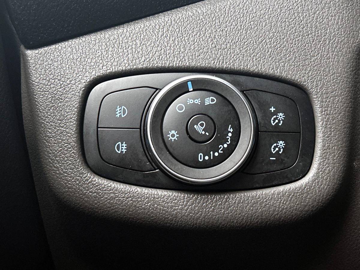 Ford Transit Connect Ford Transit Connect 1.5 EcoBlue L2 Trend Automaat Navigatie Airco Parkeersensoren Cruise Control 3Zits Camera DAB+