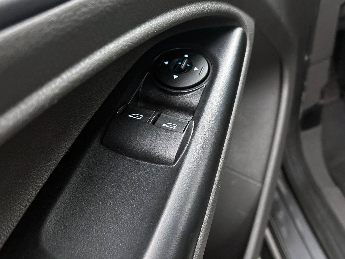 Ford Transit Connect Ford Transit Connect 1.5 EcoBlue L2 Trend Automaat Navigatie Airco Parkeersensoren Cruise Control 3Zits Camera DAB+