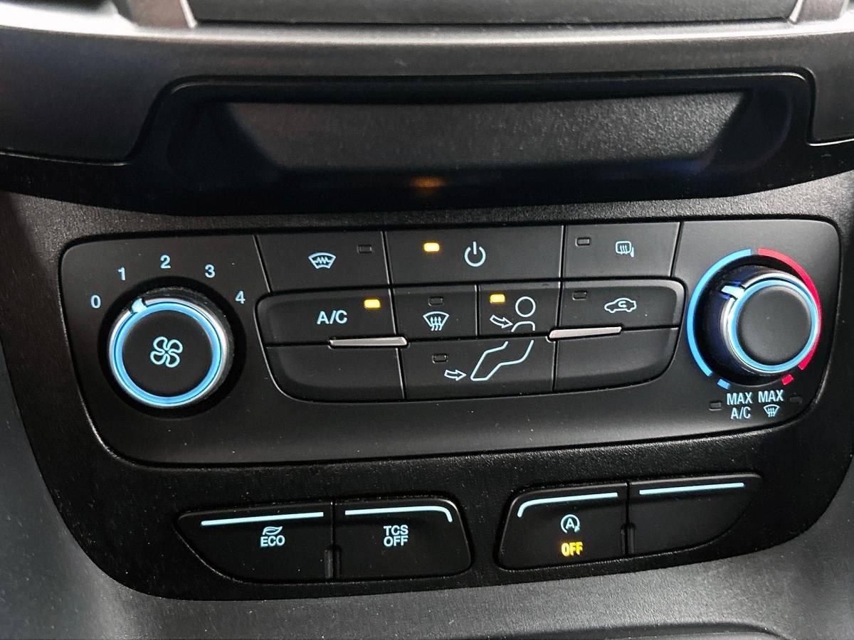 Ford Transit Connect Ford Transit Connect 1.5 EcoBlue Automaat L2 Trend Navigatie Airco Parkeersensoren Cruise Control Camera