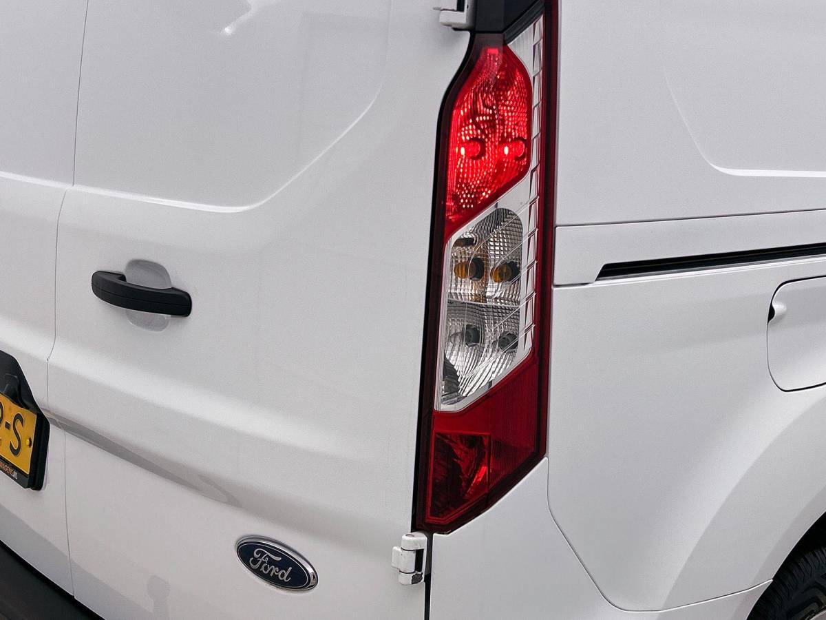 Ford Transit Connect Ford Transit Connect 1.5 EcoBlue Automaat L2 Trend Navigatie Airco Parkeersensoren Cruise Control 3Zits Camera DAB+