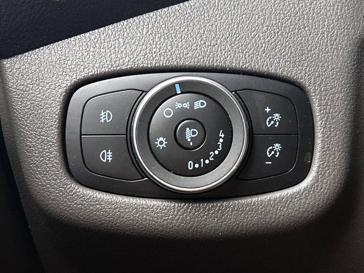 Ford Transit Connect Ford Transit Connect 1.5 EcoBlue Automaat L2 Trend Navigatie Airco Parkeersensoren Cruise Control 3Zits Camera DAB+