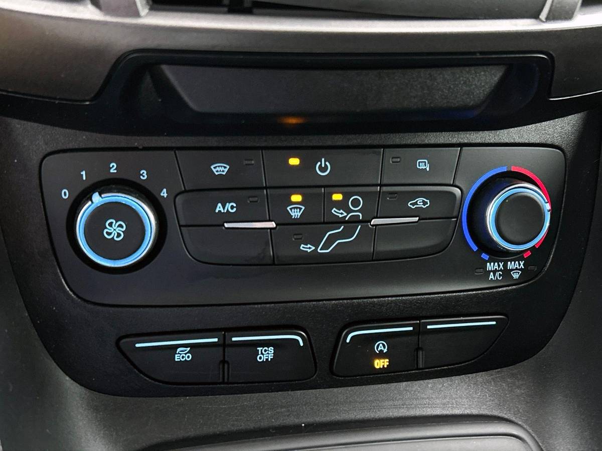 Ford Transit Connect Ford Transit Connect 1.5 EcoBlue Automaat L2 Trend Navigatie Airco Parkeersensoren Cruise Control 3Zits Camera DAB+
