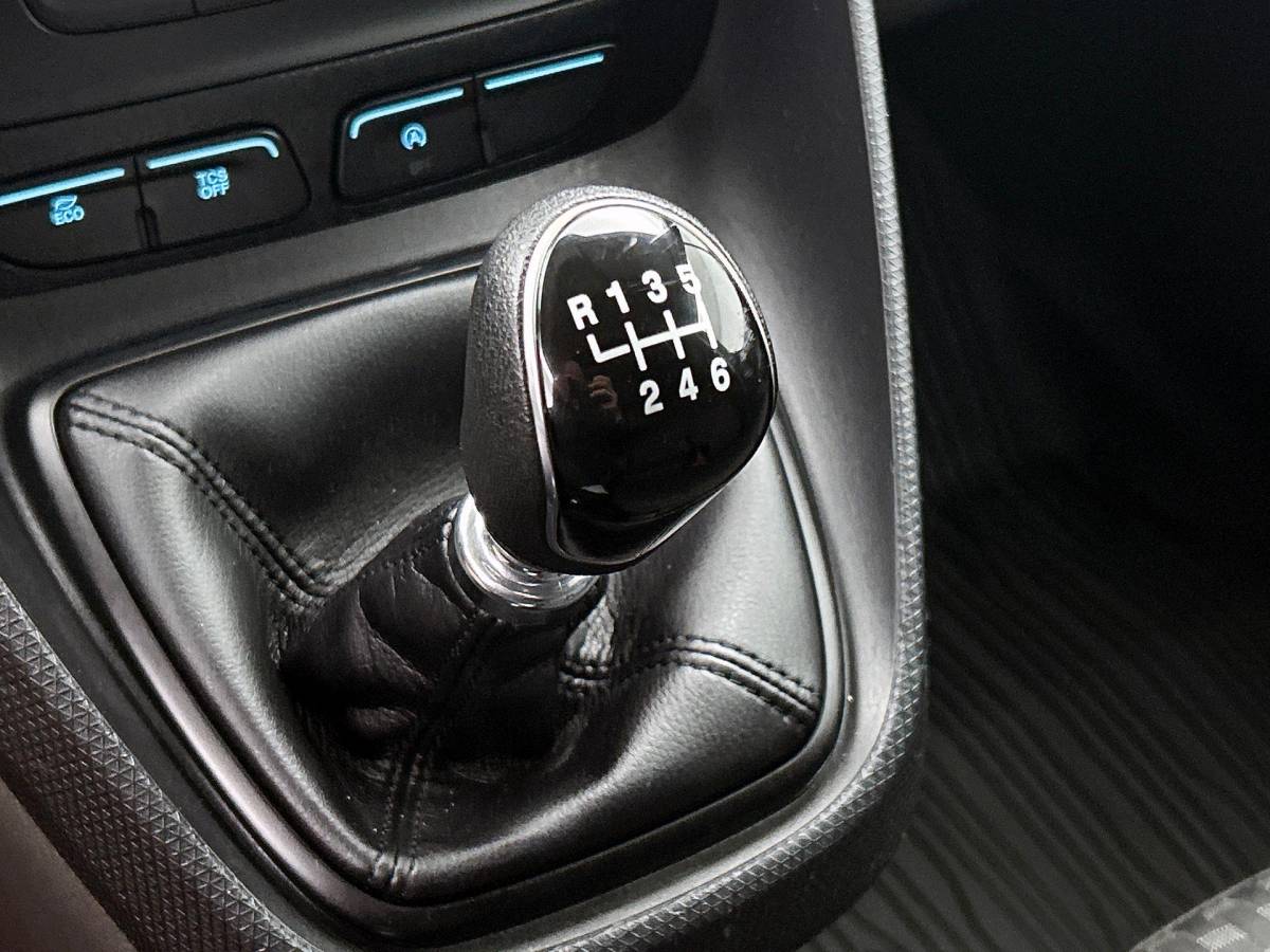 Ford Transit Connect Ford Transit Connect 1.5 EcoBlue L2 Trend Navigatie Airco Apple Carplay/Android Auto DAB+ Parkeersensoren Camera Bluetooth