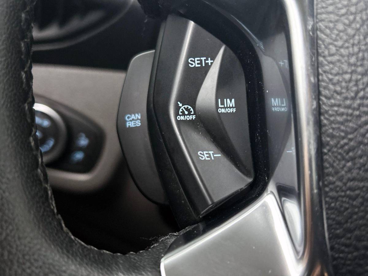 Ford Transit Connect Ford Transit Connect 1.5 EcoBlue L2 Trend Navigatie Airco DAB+ Parkeersensoren Camera Bluetooth LM Velgen Apple Carplay/Android auto 3Zits