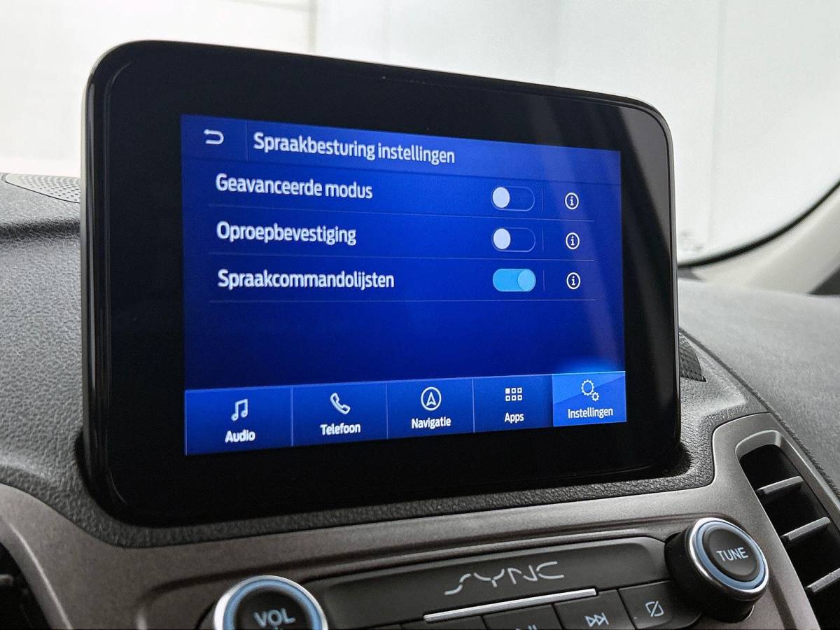 Ford Transit Connect Ford Transit Connect 1.5 EcoBlue L2 Trend Navigatie Airco DAB+ Parkeersensoren Camera Bluetooth LM Velgen Apple Carplay/Android auto 3Zits