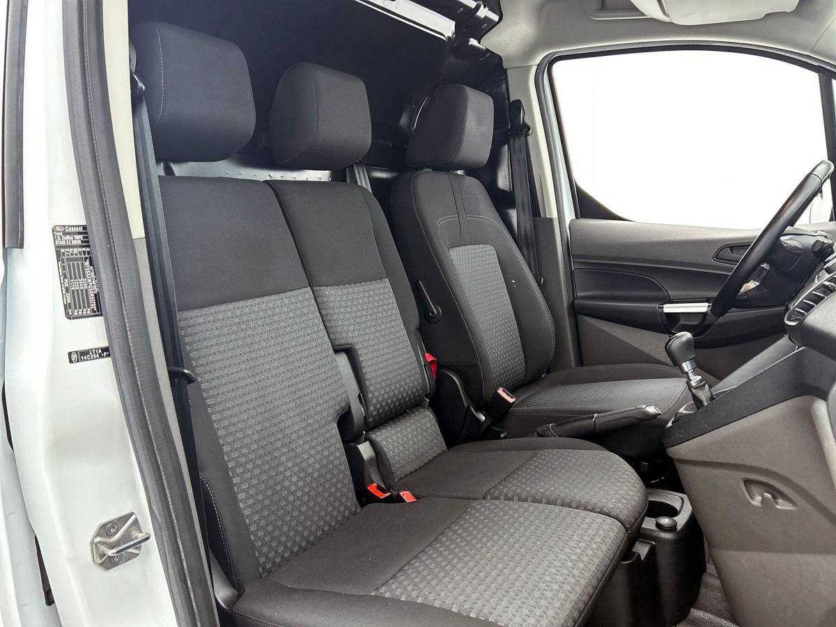 Ford Transit Connect Ford Transit Connect 1.5 EcoBlue L2 Trend Navigatie Airco DAB+ Parkeersensoren Camera Bluetooth LM Velgen Apple Carplay/Android auto 3Zits