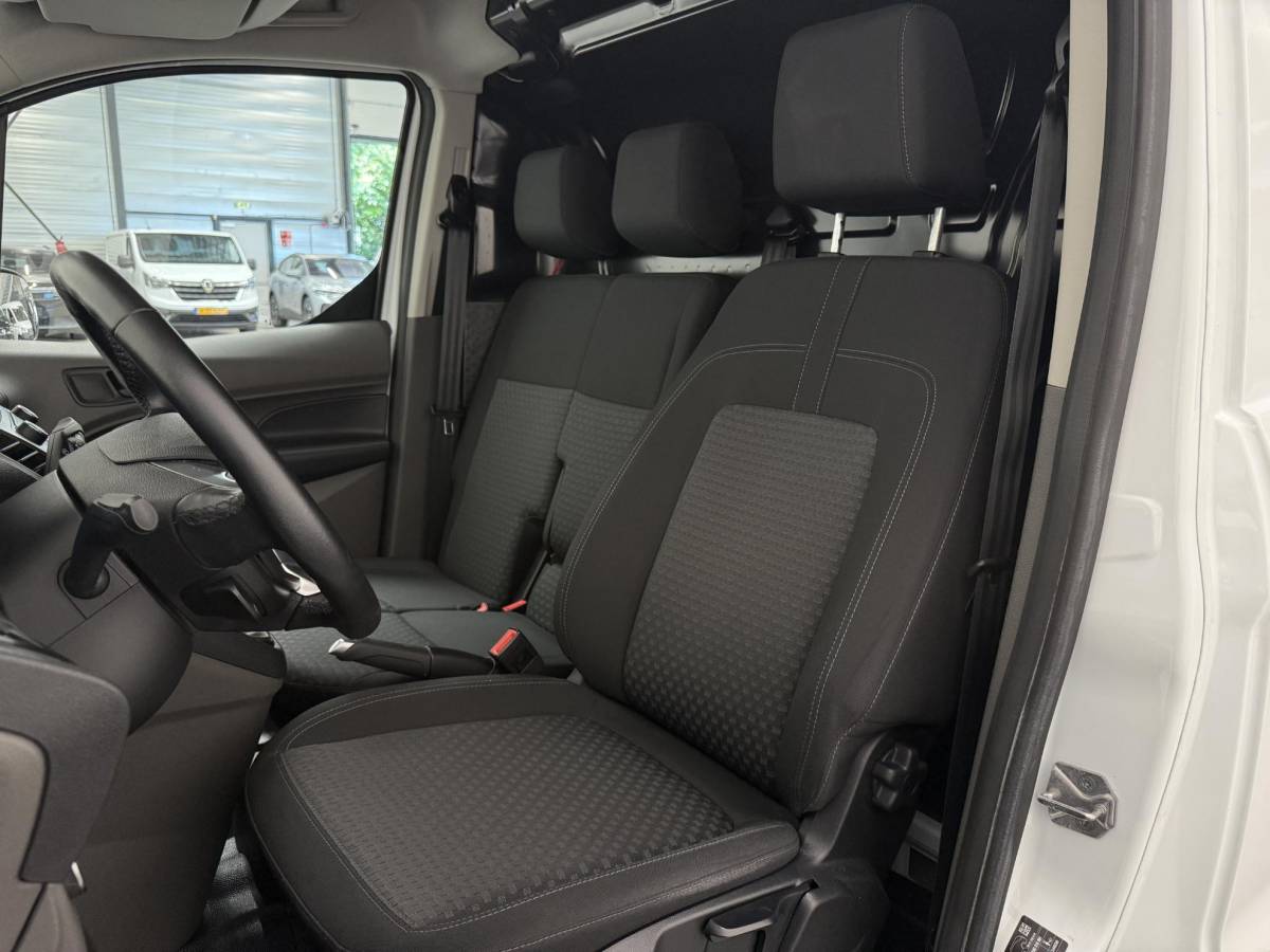 Ford Transit Connect Ford Transit Connect 1.5 EcoBlue L2 Trend Navigatie Airco DAB+ Parkeersensoren Camera Bluetooth LM Velgen Apple Carplay/Android auto 3Zits