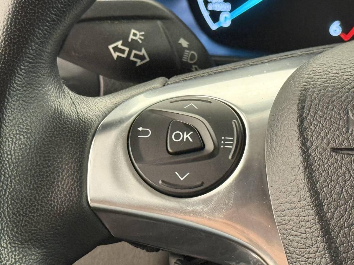Ford Transit Connect Ford Transit Connect 1.5 EcoBlue L2 Trend Navigatie Airco DAB+ Parkeersensoren Camera Bluetooth LM Velgen Apple Carplay/Android auto 3Zits