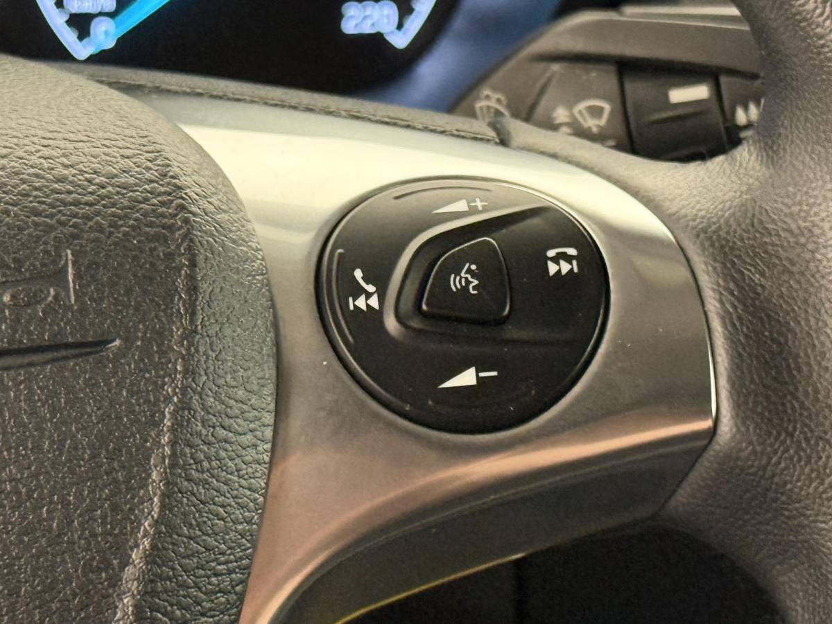 Ford Transit Connect Ford Transit Connect 1.5 EcoBlue L2 Trend Navigatie Airco DAB+ Parkeersensoren Camera Bluetooth LM Velgen Apple Carplay/Android auto 3Zits
