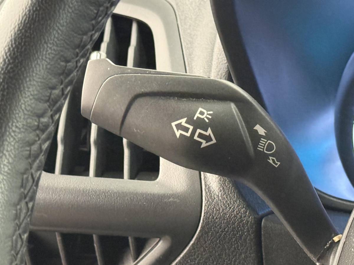 Ford Transit Connect Ford Transit Connect 1.5 EcoBlue L2 Trend Navigatie Airco DAB+ Parkeersensoren Camera Bluetooth LM Velgen Apple Carplay/Android auto 3Zits