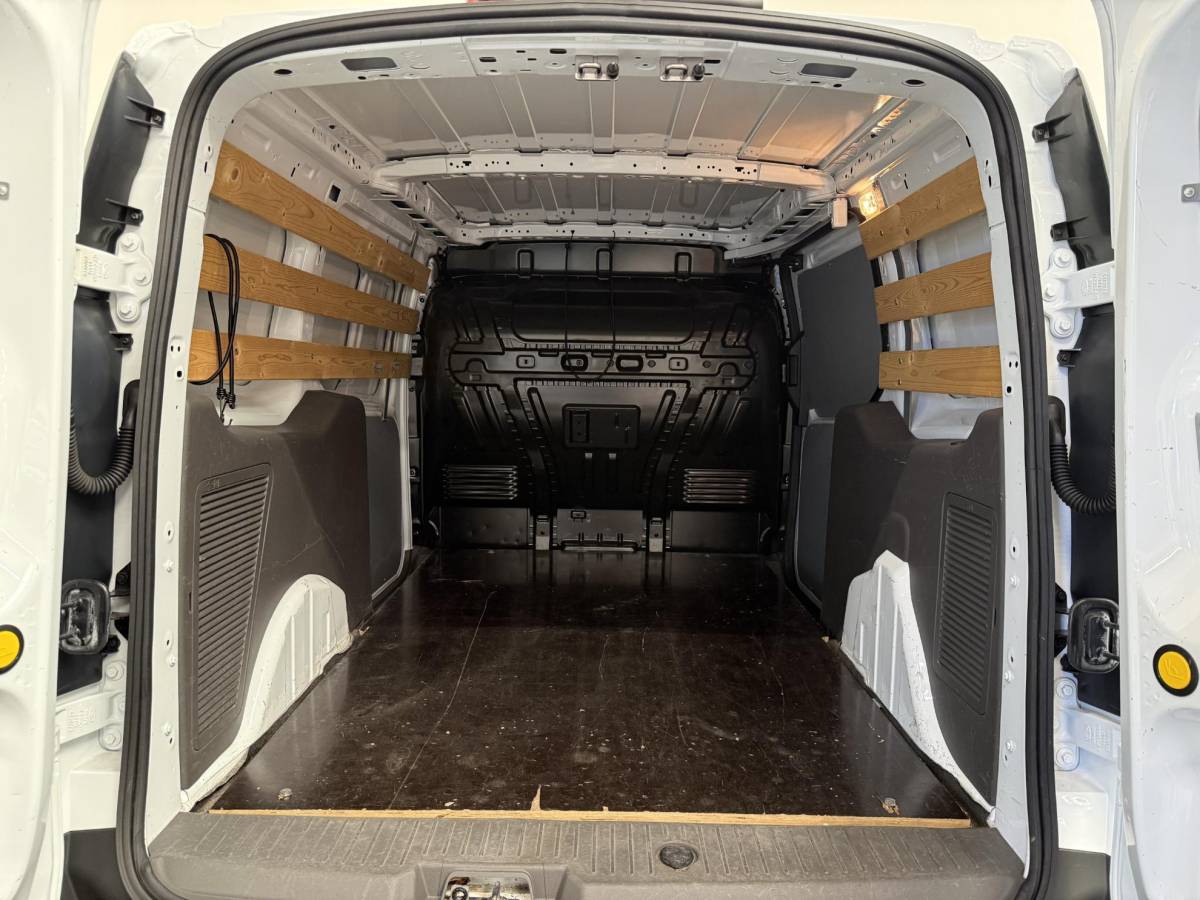 Ford Transit Connect Ford Transit Connect 1.5 EcoBlue L2 Trend Navigatie Airco DAB+ Parkeersensoren Camera Bluetooth LM Velgen Apple Carplay/Android auto 3Zits