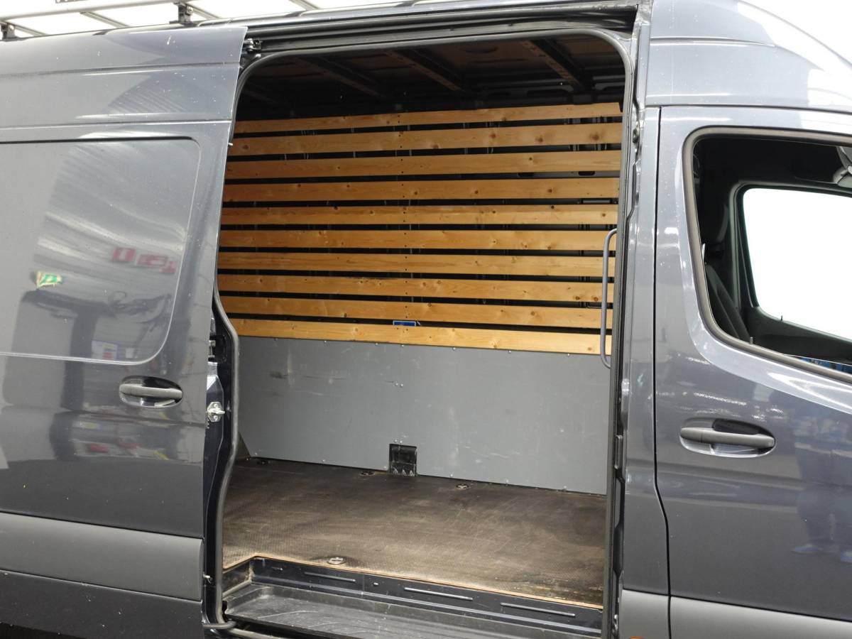 Mercedes-Benz Sprinter Mercedes-Benz Sprinter 311 1.9 CDI L3H2 Automaat Airco Navi Imperiaal Cruise Trekhaak