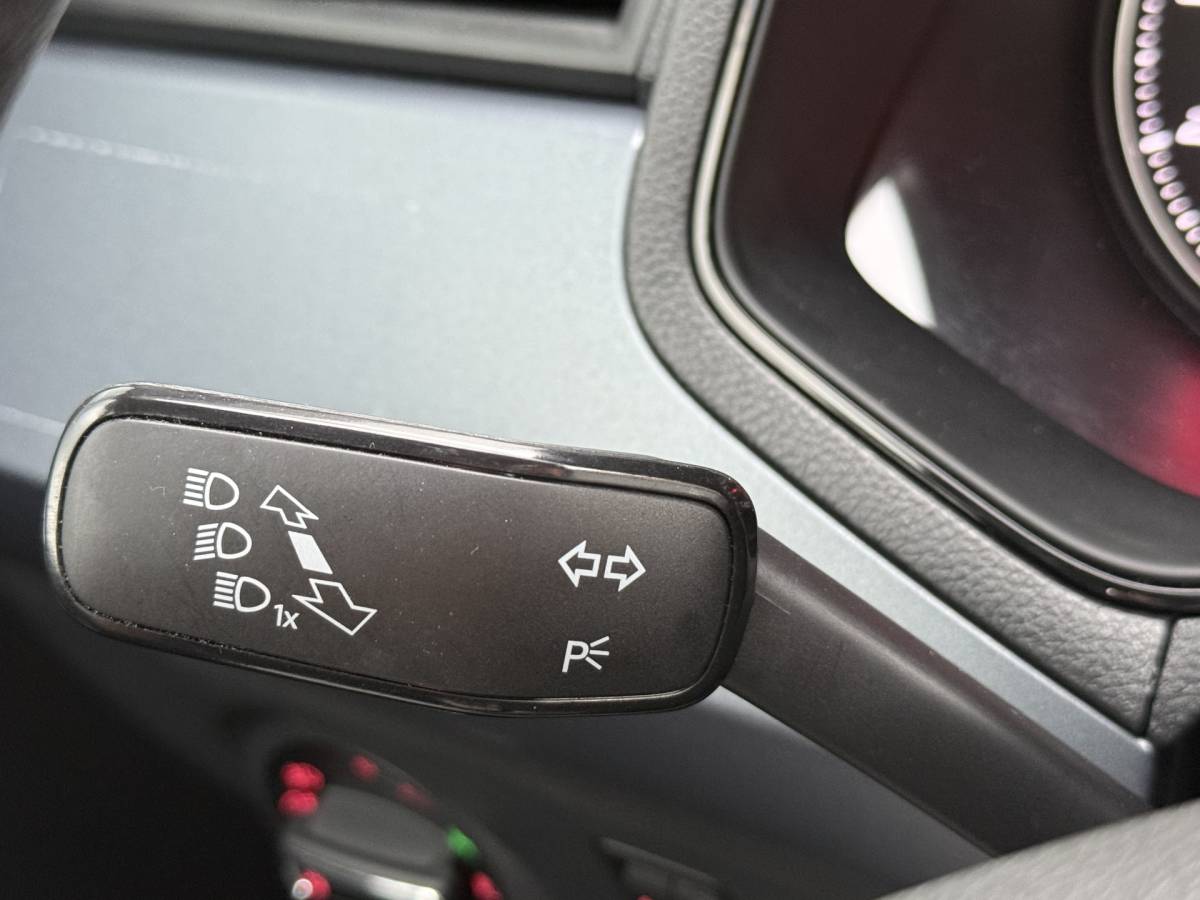 SEAT Arona SEAT Arona BWJ 2021 1.0 TSI 96 PK Style Business Intense FULL LED | CAMERA | KEYLESS | ADAPTIVE CRUISE |  CARPLAY + ANDROID | NAVI | CLIMA | LMV | PDC