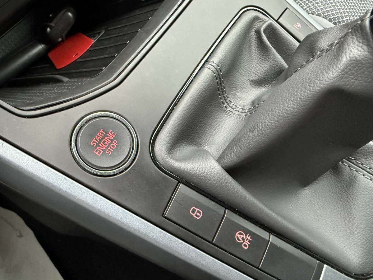 SEAT Arona SEAT Arona BWJ 2021 1.0 TSI 96 PK Style Business Intense FULL LED | CAMERA | KEYLESS | ADAPTIVE CRUISE |  CARPLAY + ANDROID | NAVI | CLIMA | LMV | PDC