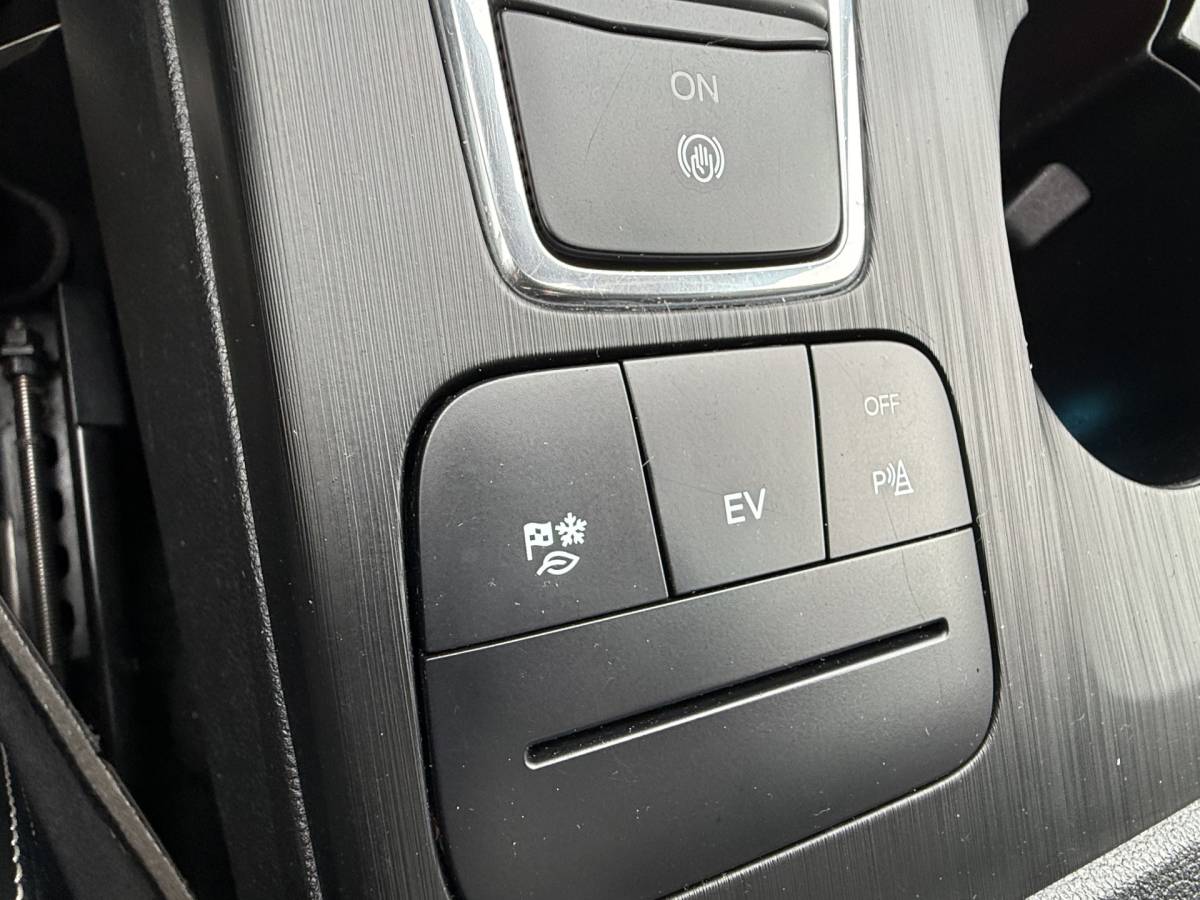 Ford Kuga Ford Kuga BWJ 2021 2.5 225 PK PHEV Vignale NIEUW BINNEN!!