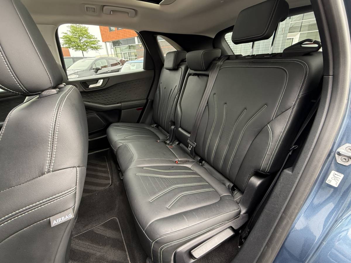 Ford Kuga Ford Kuga BWJ 2021 2.5 225 PK PHEV Vignale NIEUW BINNEN!!
