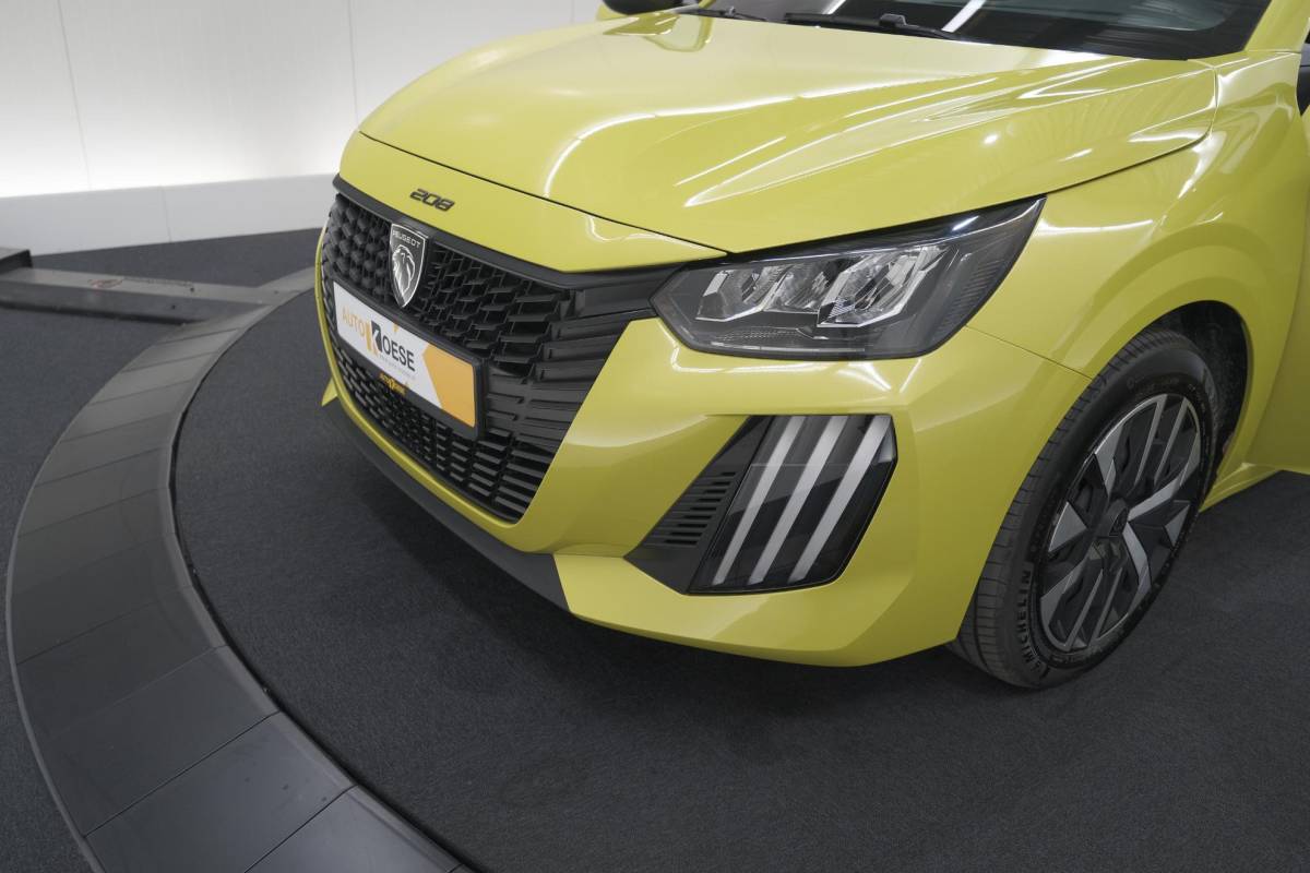Peugeot 208 Peugeot 208 1.2 Hybrid 110 e-DCS6 Style | Parkeersensoren | Apple Carplay | Cruise Control | Airco