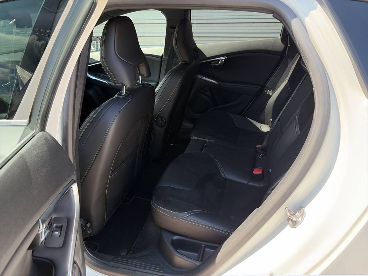 Volvo V40 Volvo V40 1.5 T3 Polar+ Sport / Audio Harman Kardon / Panorama dak / 17″ Velgen /