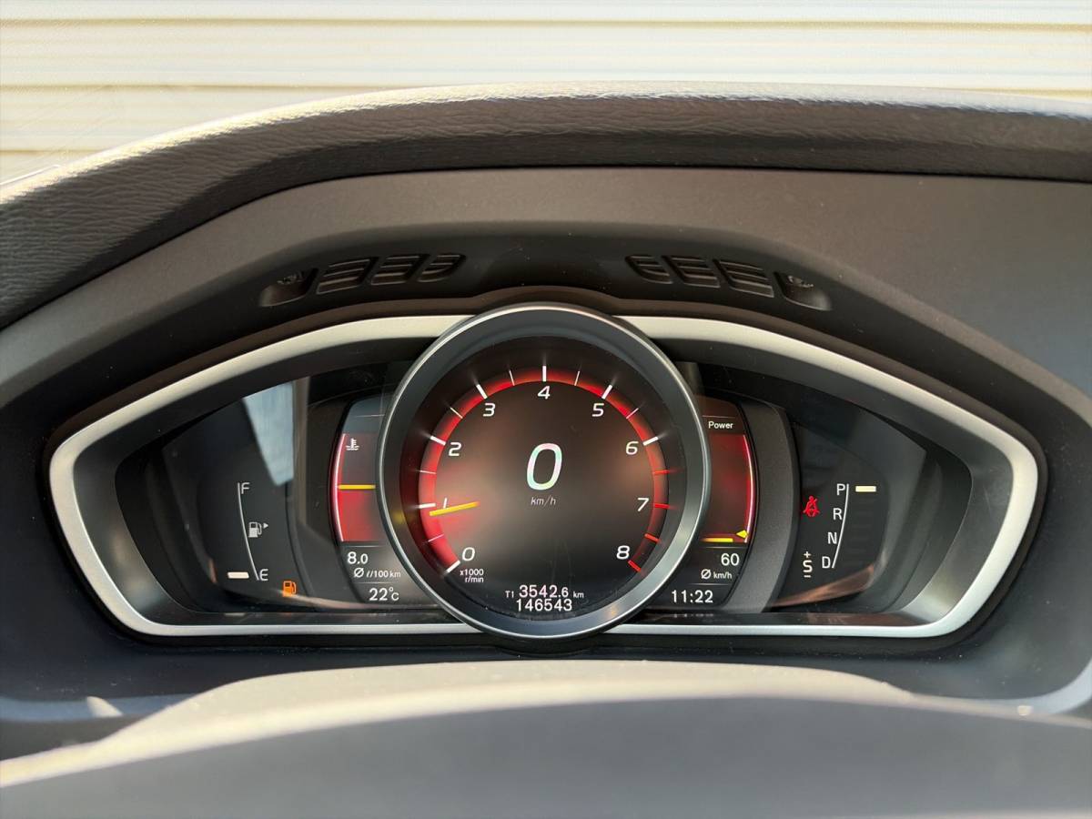 Volvo V40 Volvo V40 1.5 T3 Polar+ Sport / Audio Harman Kardon / Panorama dak / 17″ Velgen /