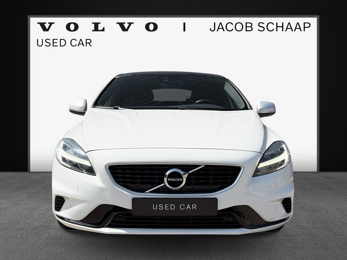 Volvo V40 Volvo V40 1.5 T3 Polar+ Sport / Audio Harman Kardon / Panorama dak / 17″ Velgen /