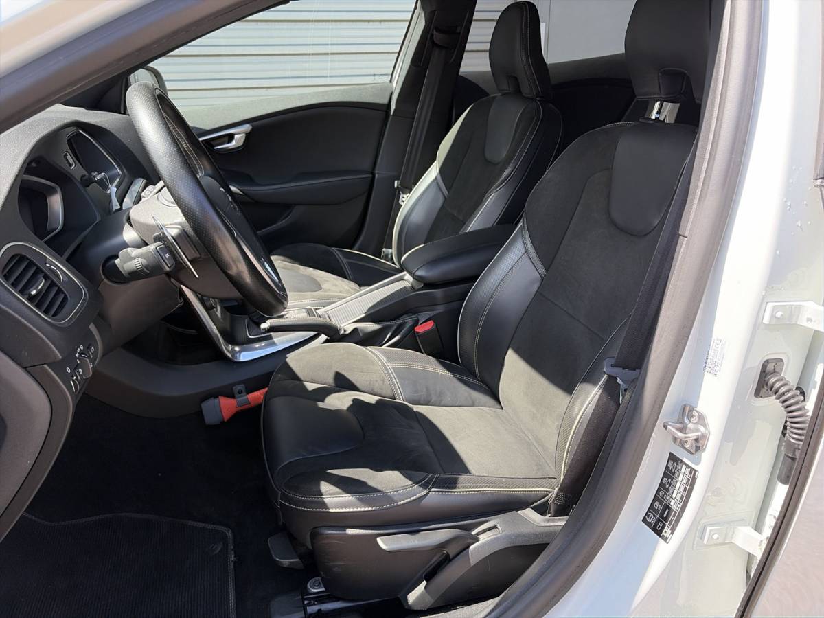 Volvo V40 Volvo V40 1.5 T3 Polar+ Sport / Audio Harman Kardon / Panorama dak / 17″ Velgen /