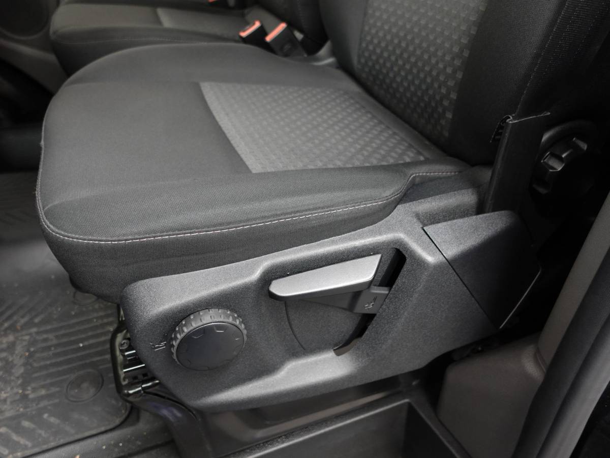 Ford Transit Custom Ford Transit Custom 300 2.0 TDCI L2H1 Trend Automaat Airco Navigatie Cruise Parkeersensoren Camera Trekhaak