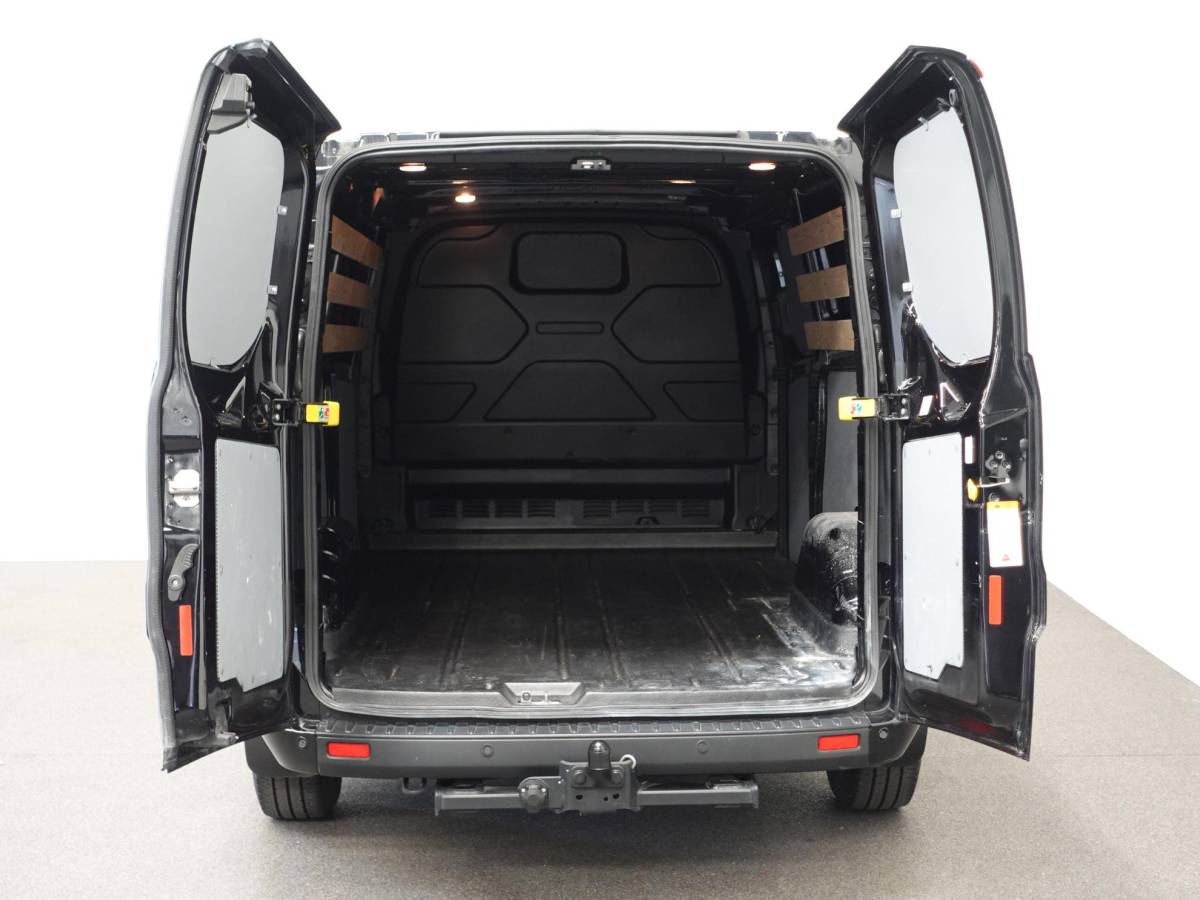 Ford Transit Custom Ford Transit Custom 300 2.0 TDCI L2H1 Trend Automaat Airco Navigatie Cruise Parkeersensoren Camera Trekhaak
