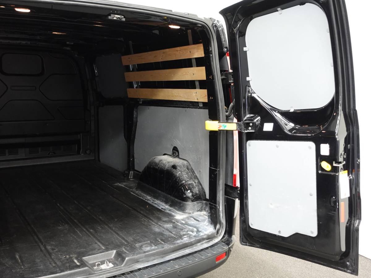 Ford Transit Custom Ford Transit Custom 300 2.0 TDCI L2H1 Trend Automaat Airco Navigatie Cruise Parkeersensoren Camera Trekhaak