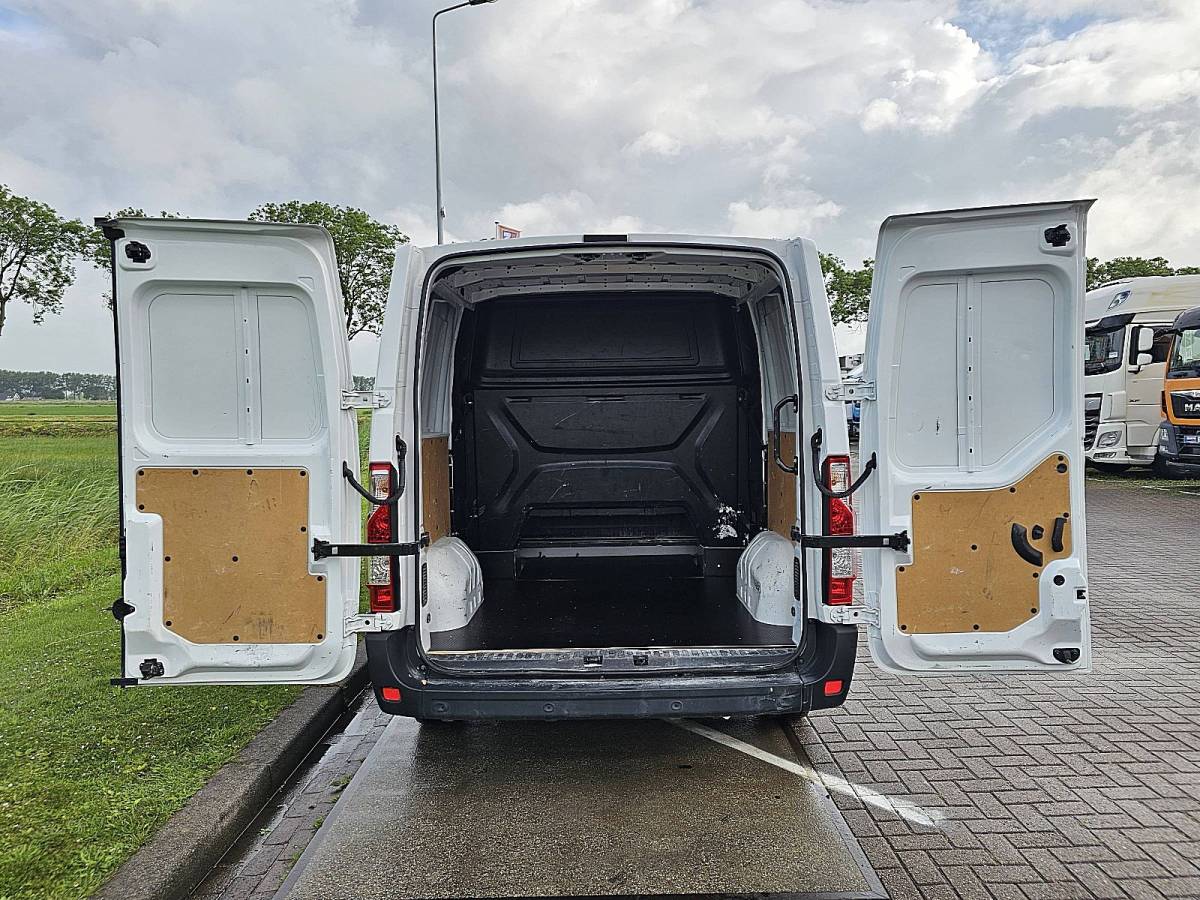 Renault Master RENAULT MASTER 2.3 l1h1 dubbel cabine!