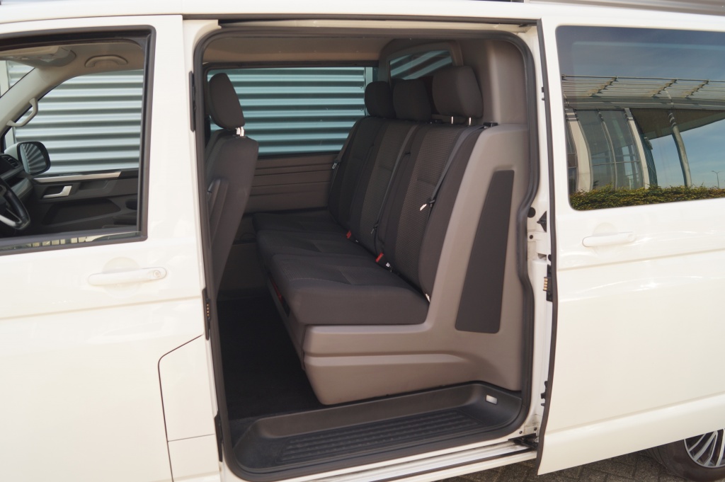 Volkswagen Transporter Volkswagen Transporter 2.0 TDI 199pk DSG Bulli 4Motion Dubbel cabine L2-H1