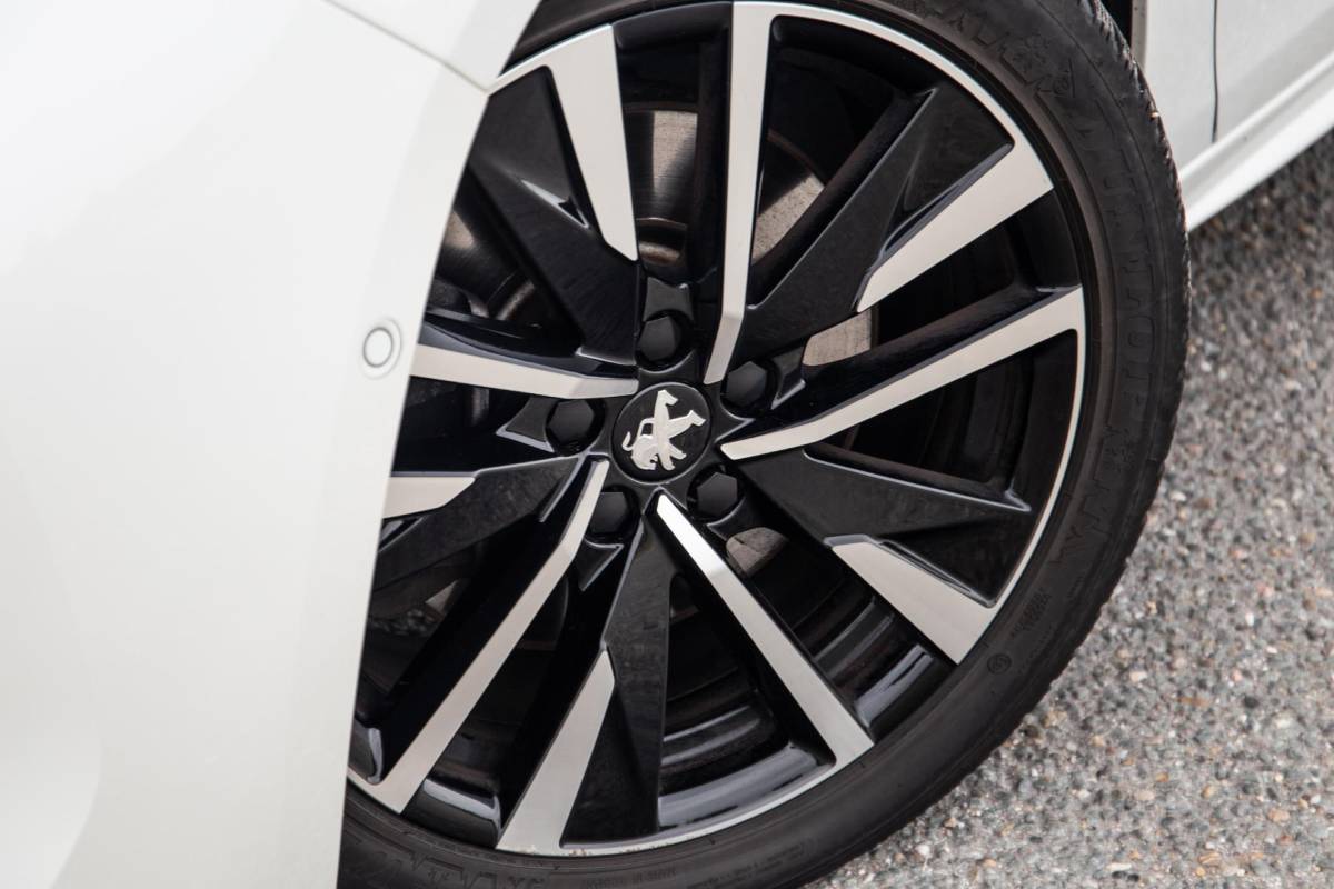 Peugeot 508 Peugeot 508 1.6 PureTech Blue Lease GT PANORAMA DAK / LEDER / DEALER ONDERHOUDEN / LED