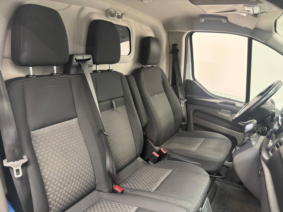 Ford Transit Custom Ford Transit Custom 320 2.0 TDCI L2H1 Trend Airco Cruise Control Trekhaak Lane Assist Stoelverwarming