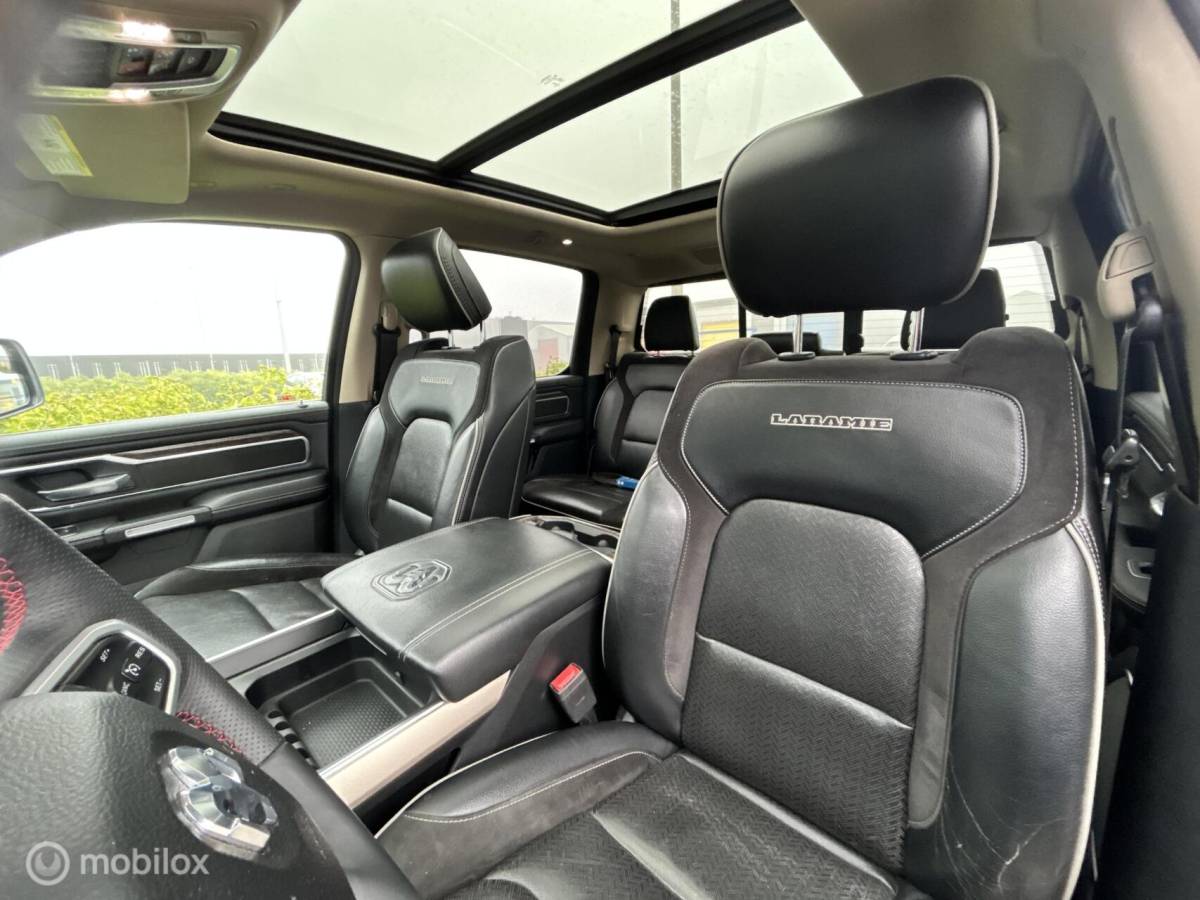 Dodge Ram 1500 Dodge Ram 1500 4X4 5.7 V8 4×4 Crew Cab Laramie black out lpg