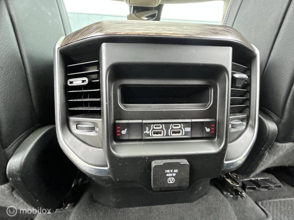 Dodge Ram 1500 Dodge Ram 1500 4X4 5.7 V8 4×4 Crew Cab Laramie black out lpg
