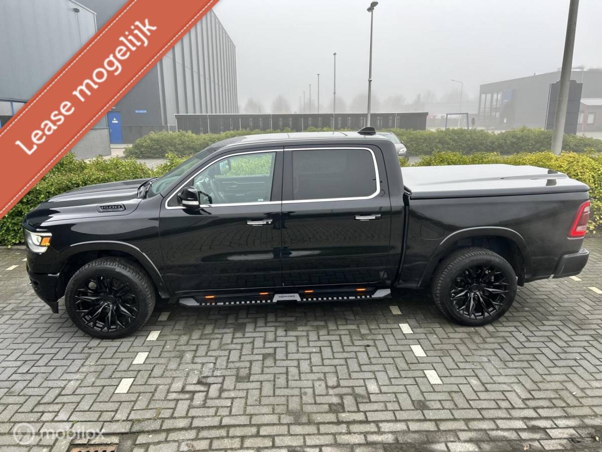Dodge Ram 1500 Dodge Ram 1500 4X4 5.7 V8 4×4 Crew Cab Laramie black out lpg