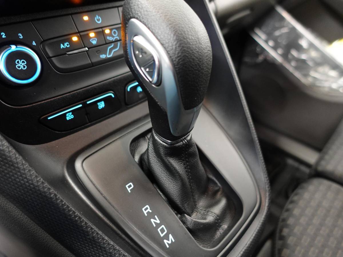 Ford Transit Connect Ford Transit Connect 1.5 EcoBlue L2 Trend Automaat Navigatie Airco Parkeersensoren Cruise Control Camera