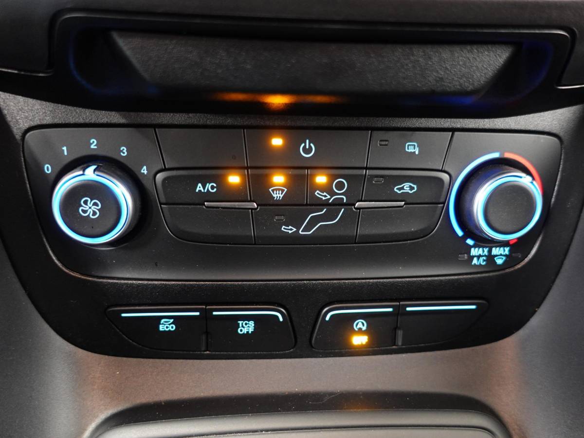 Ford Transit Connect Ford Transit Connect 1.5 EcoBlue L2 Trend Automaat Navigatie Airco Parkeersensoren Cruise Control Camera