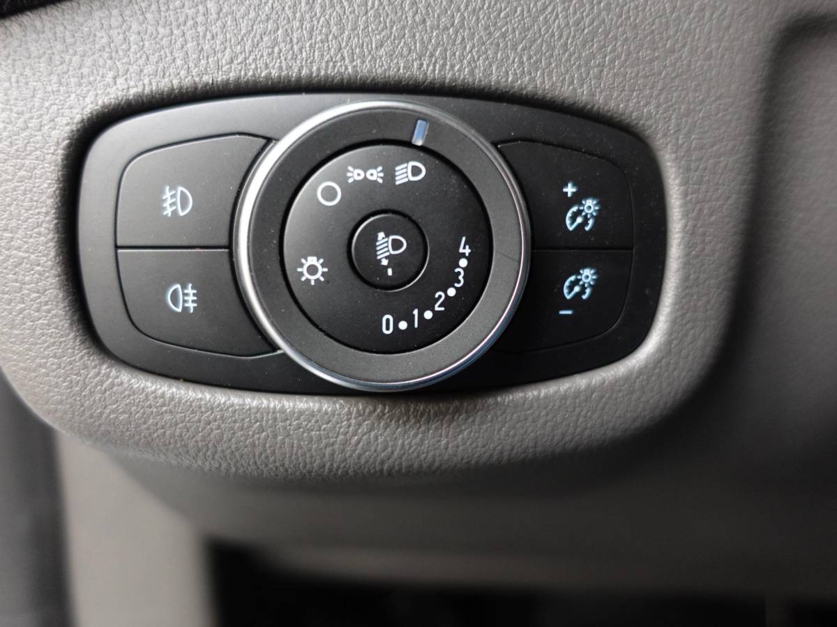 Ford Transit Connect Ford Transit Connect 1.5 EcoBlue L2 Trend Automaat Navigatie Airco Parkeersensoren Cruise Control Camera
