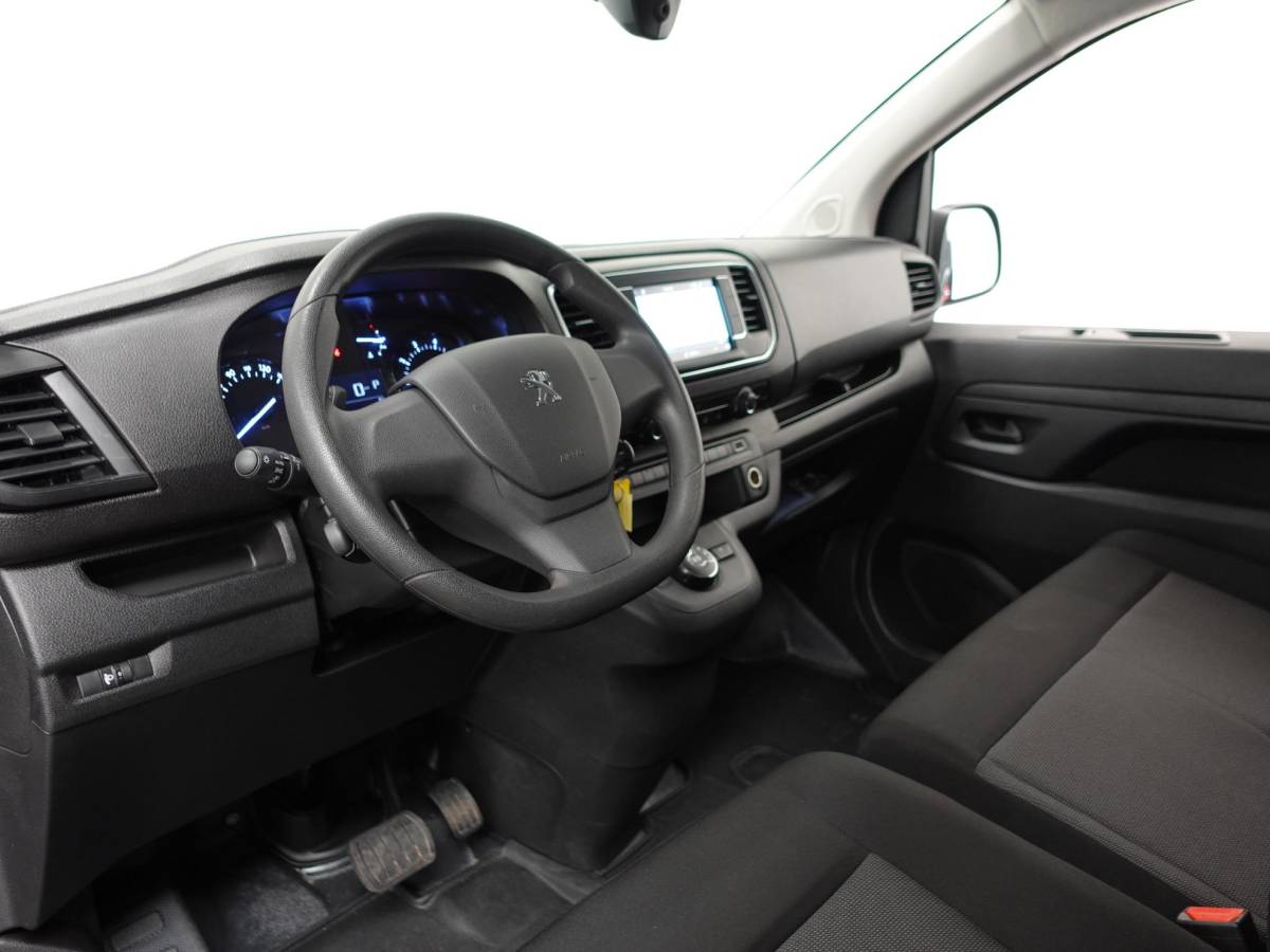 Peugeot Expert Peugeot Expert 2.0 BlueHDI 145PK L3 Automaat Cruise control Navigatie Trekhaak Carplay