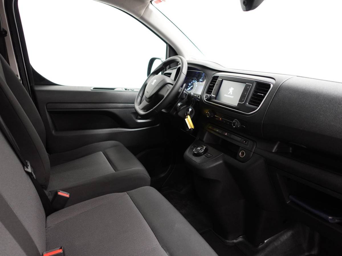 Peugeot Expert Peugeot Expert 2.0 BlueHDI 145PK L3 Automaat Cruise control Navigatie Trekhaak Carplay