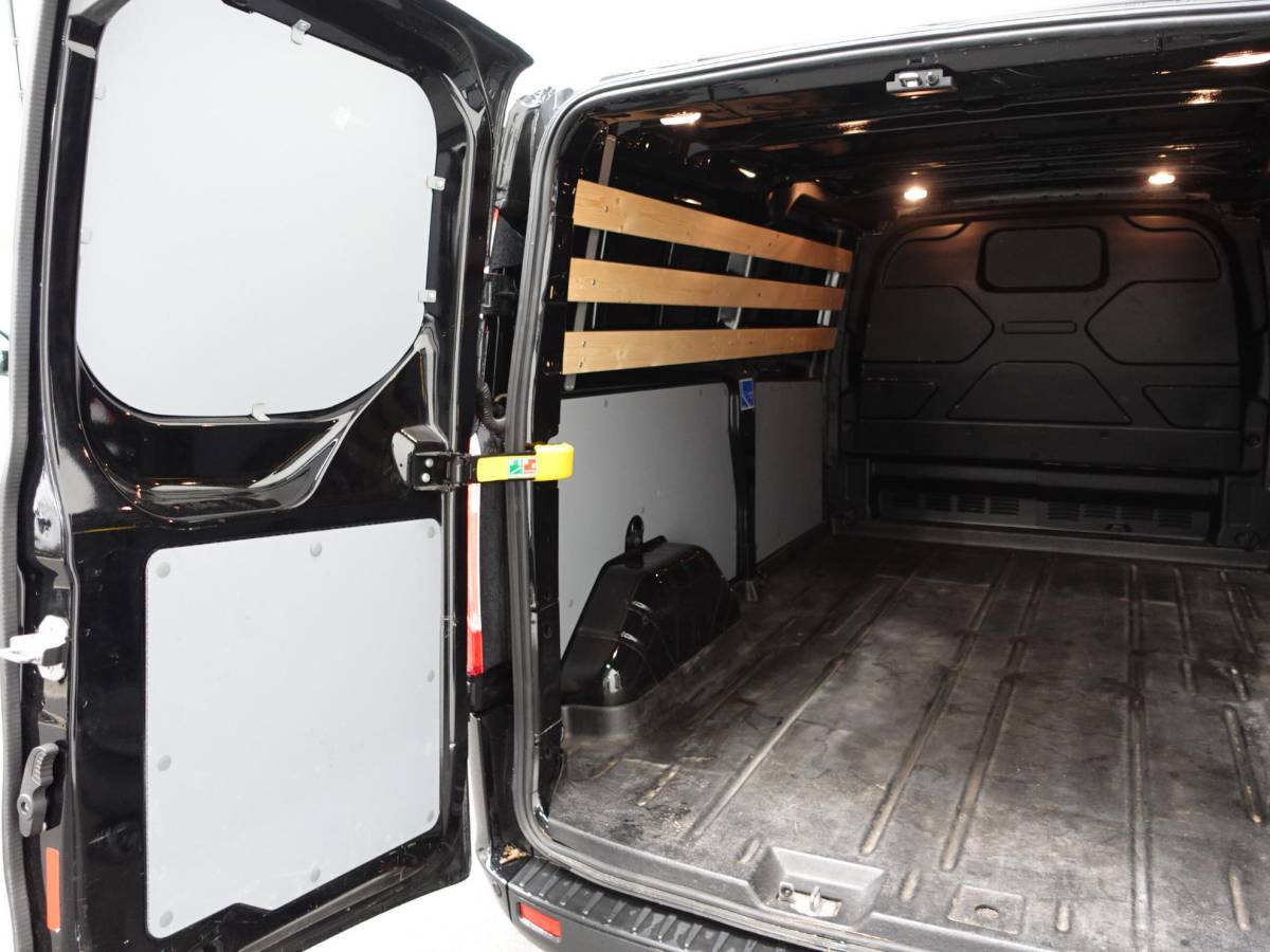 Ford Transit Custom Ford Transit Custom 130pk Automaat L2H1 Trend Navigatie Cruise control Camera Parkeersensoren Trekhaak Airco