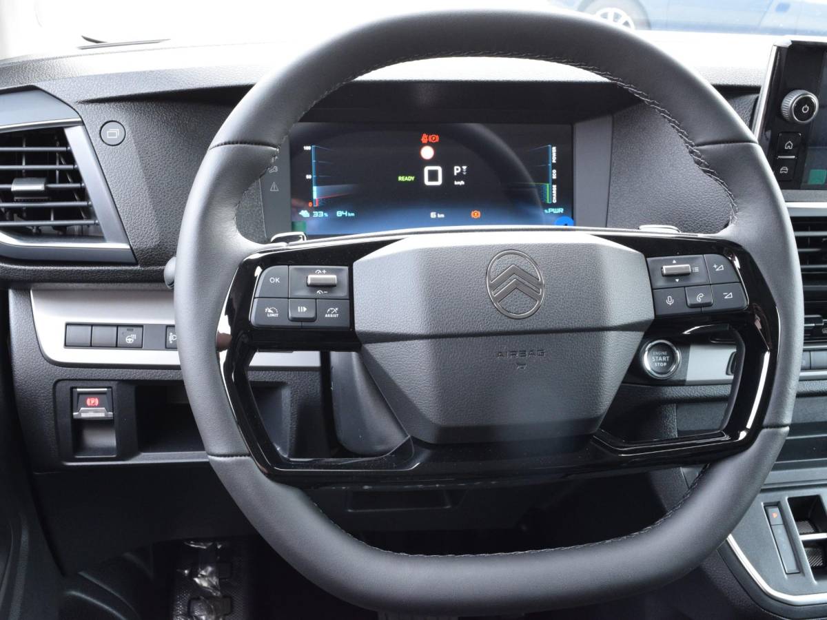 Citroën ë-Jumpy Citroen ë-Jumpy L3 75 kWh | STX Sport | Mooiste bus van NL (!) | Lederen bekleding | Spoilerpakket | 18 inch Lichtmetalen velgen | City NAV pakket | Comfort pakket | Winterpakket | 2x schuifdeur | laadruimtebetimmering |