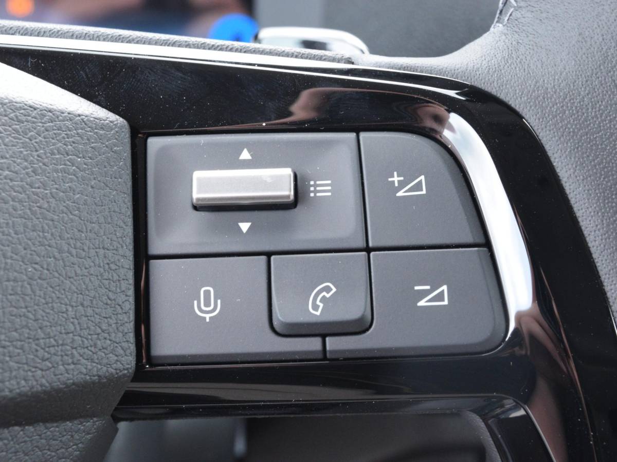 Citroën ë-Jumpy Citroen ë-Jumpy L3 75 kWh | STX Sport | Mooiste bus van NL (!) | Lederen bekleding | Spoilerpakket | 18 inch Lichtmetalen velgen | City NAV pakket | Comfort pakket | Winterpakket | 2x schuifdeur | laadruimtebetimmering |