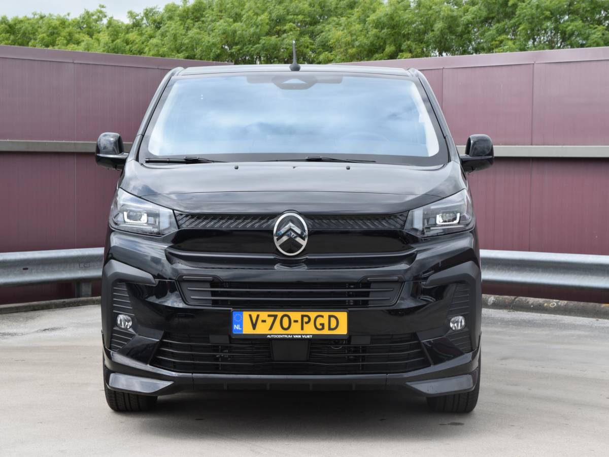 Citroën ë-Jumpy Citroen ë-Jumpy L3 75 kWh | STX Sport | Mooiste bus van NL (!) | Lederen bekleding | Spoilerpakket | 18 inch Lichtmetalen velgen | City NAV pakket | Comfort pakket | Winterpakket | 2x schuifdeur | laadruimtebetimmering |