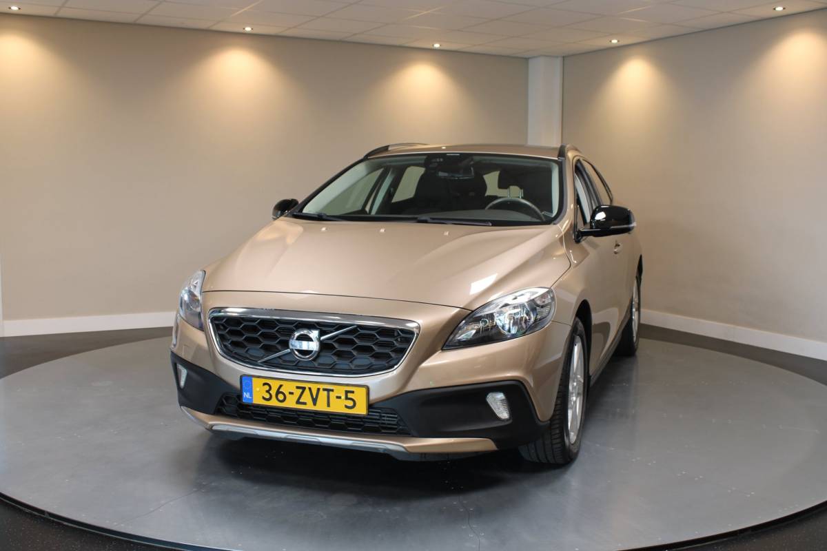Volvo V40 Volvo V40 Cross Country 2.5 T5 Momentum *Automaat* 254Pk! Trekhaak|Camera|Leer|Rose goud