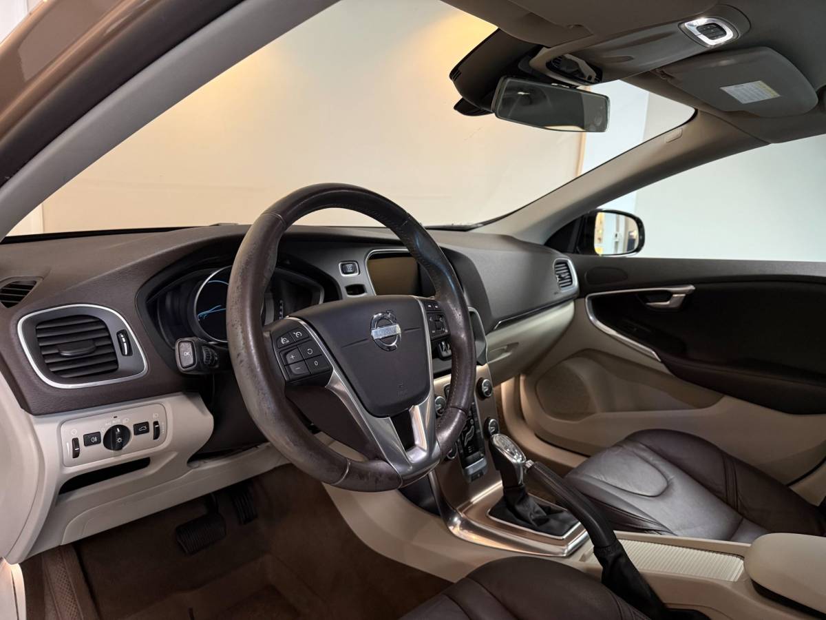Volvo V40 Volvo V40 Cross Country 2.5 T5 Momentum *Automaat* 254Pk! Trekhaak|Camera|Leer|Rose goud