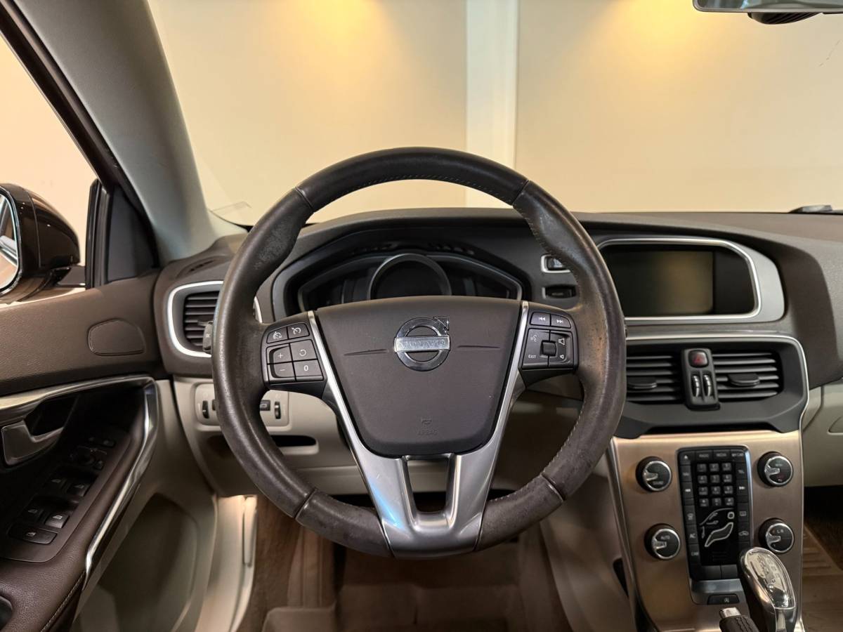 Volvo V40 Volvo V40 Cross Country 2.5 T5 Momentum *Automaat* 254Pk! Trekhaak|Camera|Leer|Rose goud