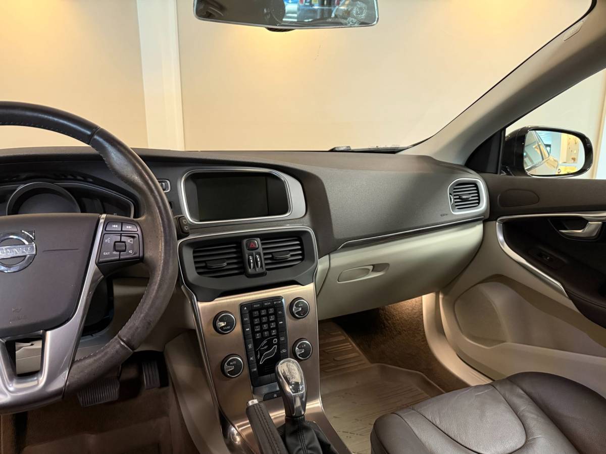 Volvo V40 Volvo V40 Cross Country 2.5 T5 Momentum *Automaat* 254Pk! Trekhaak|Camera|Leer|Rose goud