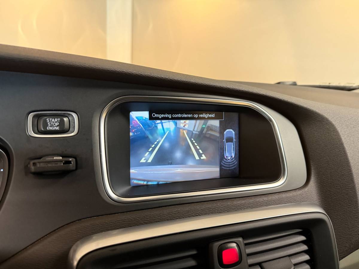 Volvo V40 Volvo V40 Cross Country 2.5 T5 Momentum *Automaat* 254Pk! Trekhaak|Camera|Leer|Rose goud